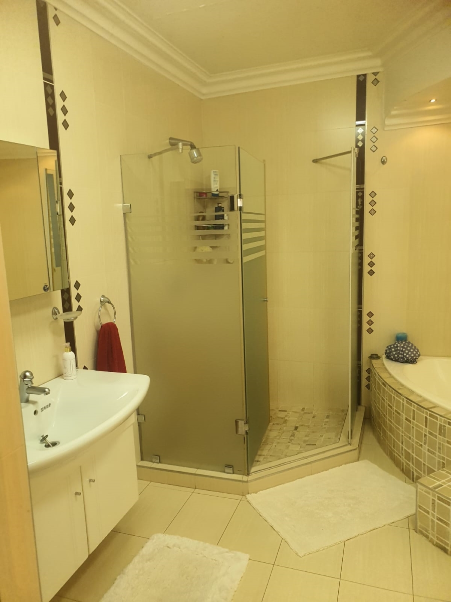 5 Bedroom Property for Sale in Christoburg Gauteng