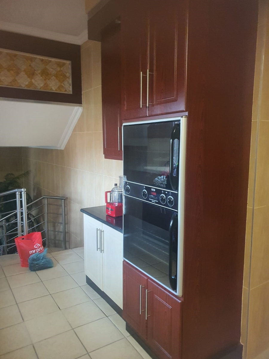 5 Bedroom Property for Sale in Christoburg Gauteng