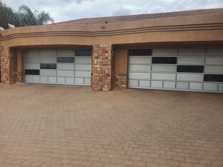 5 Bedroom Property for Sale in Christoburg Gauteng