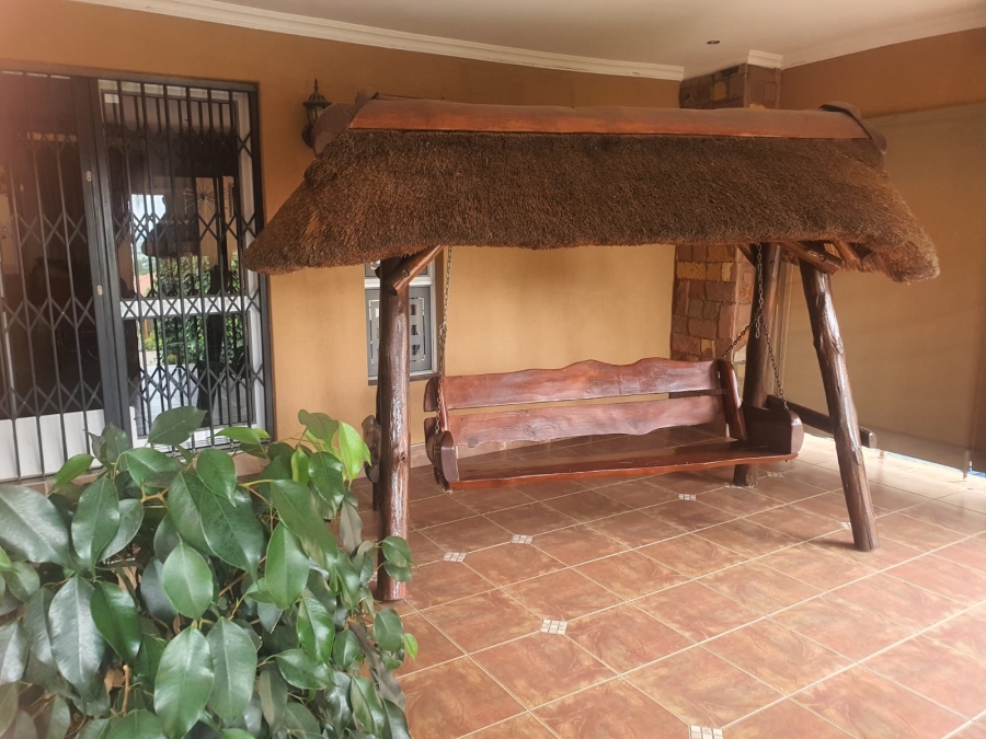 5 Bedroom Property for Sale in Christoburg Gauteng