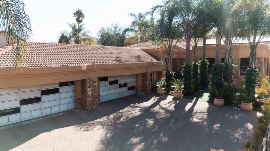 5 Bedroom Property for Sale in Christoburg Gauteng