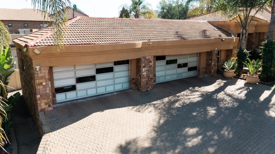 5 Bedroom Property for Sale in Christoburg Gauteng