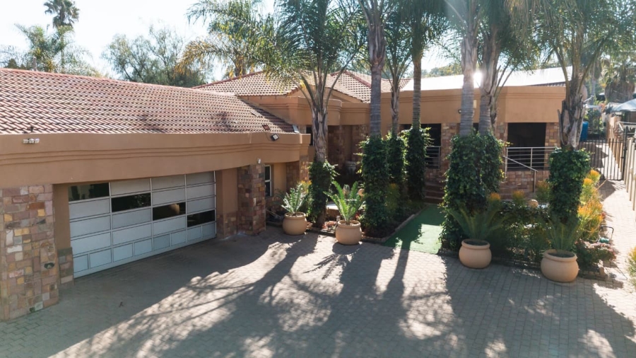 5 Bedroom Property for Sale in Christoburg Gauteng