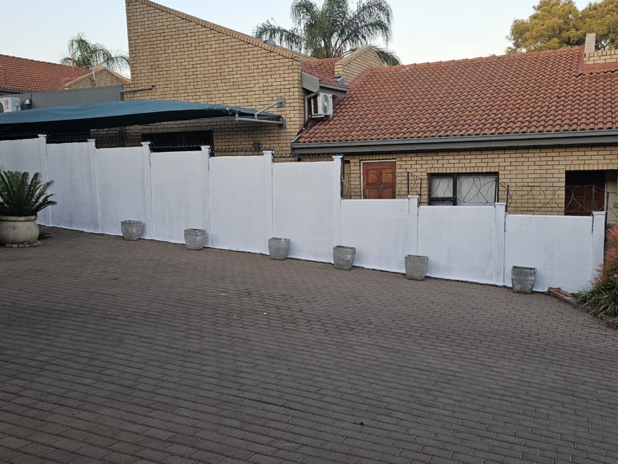 5 Bedroom Property for Sale in Christoburg Gauteng
