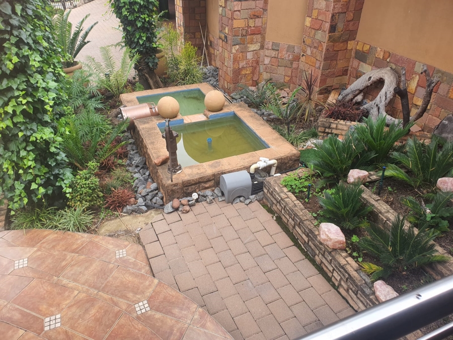 5 Bedroom Property for Sale in Christoburg Gauteng