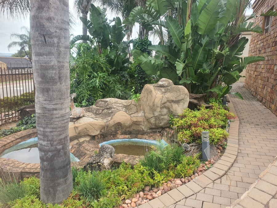 5 Bedroom Property for Sale in Christoburg Gauteng