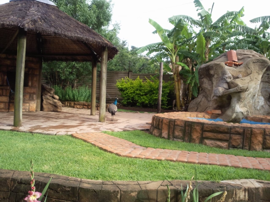 5 Bedroom Property for Sale in Christoburg Gauteng