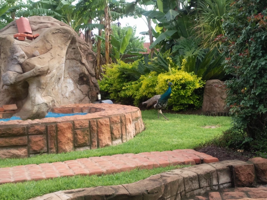 5 Bedroom Property for Sale in Christoburg Gauteng