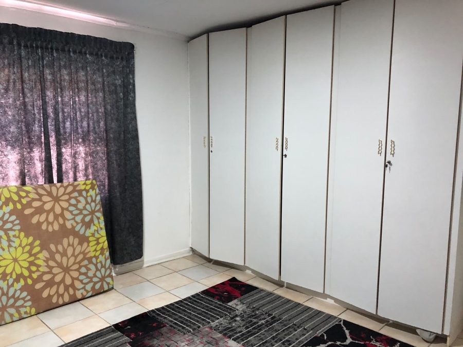 To Let 2 Bedroom Property for Rent in Christoburg Gauteng