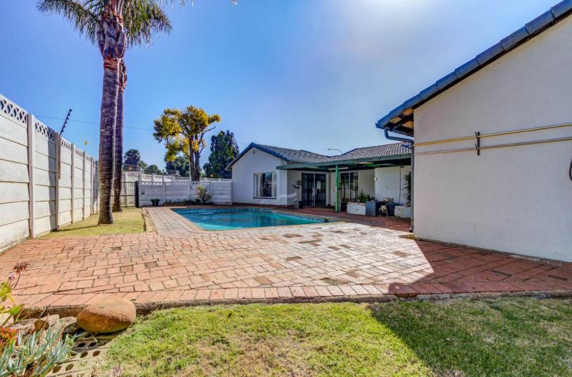 3 Bedroom Property for Sale in Van Riebeeck Park Gauteng