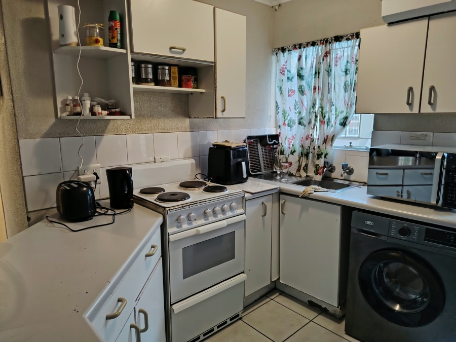 2 Bedroom Property for Sale in Lakefield Gauteng