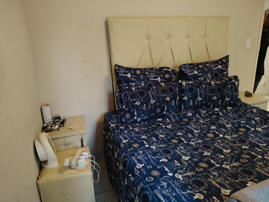 2 Bedroom Property for Sale in Lakefield Gauteng