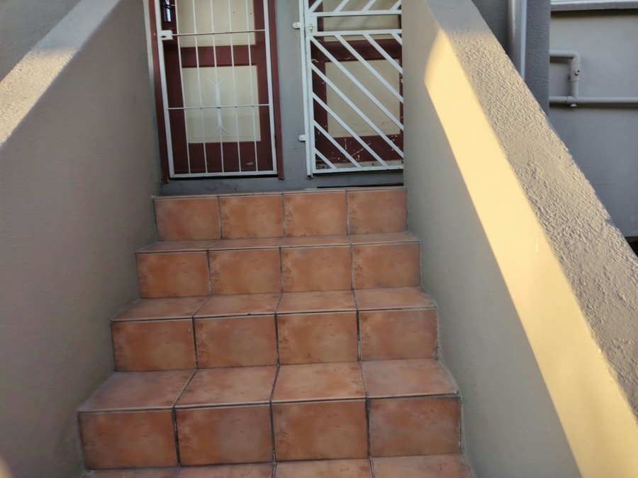 2 Bedroom Property for Sale in Lakefield Gauteng
