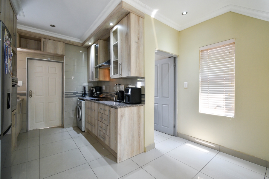 3 Bedroom Property for Sale in Olympus AH Gauteng