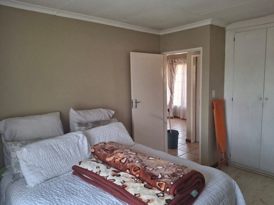 To Let 2 Bedroom Property for Rent in Equestria Gauteng