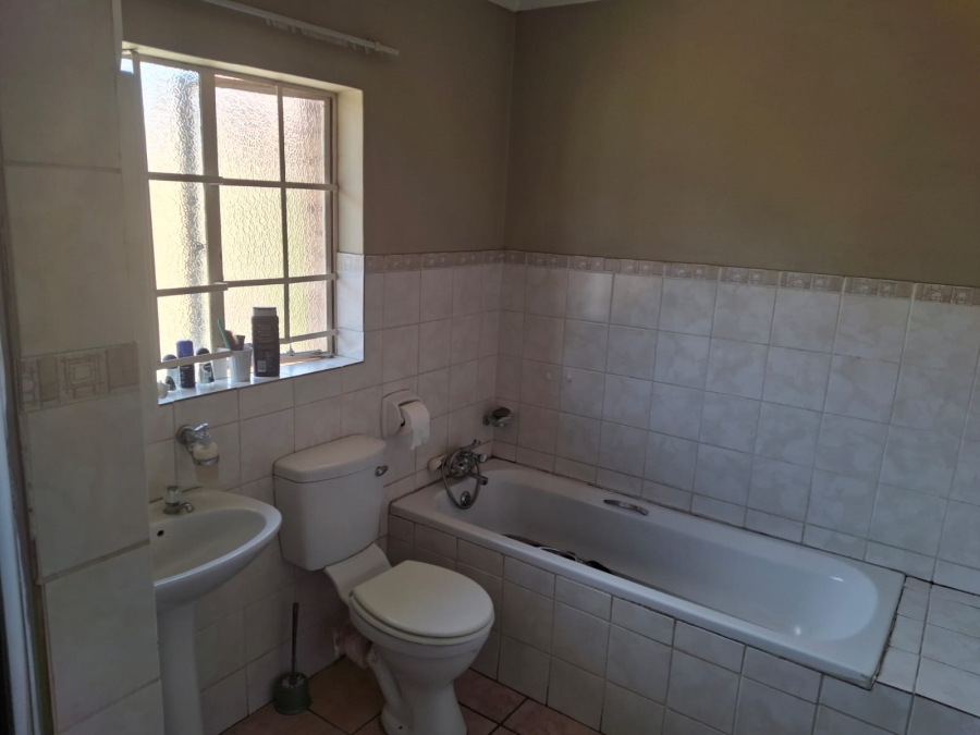 To Let 2 Bedroom Property for Rent in Equestria Gauteng