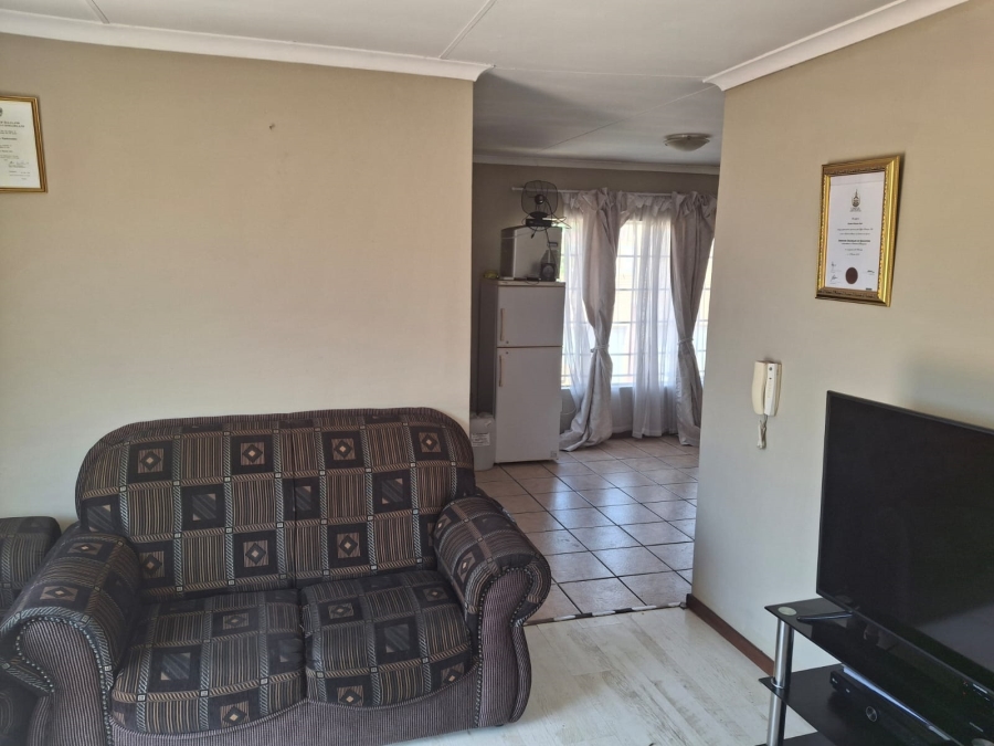 To Let 2 Bedroom Property for Rent in Equestria Gauteng