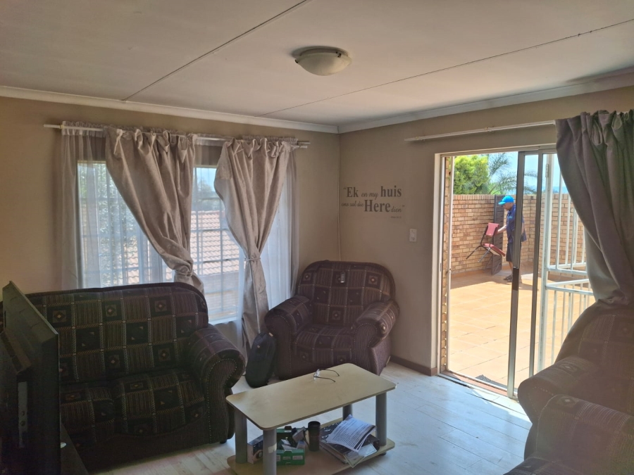 To Let 2 Bedroom Property for Rent in Equestria Gauteng