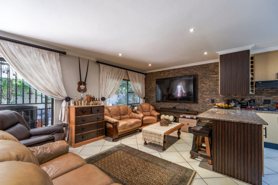 3 Bedroom Property for Sale in Faerie Glen Gauteng