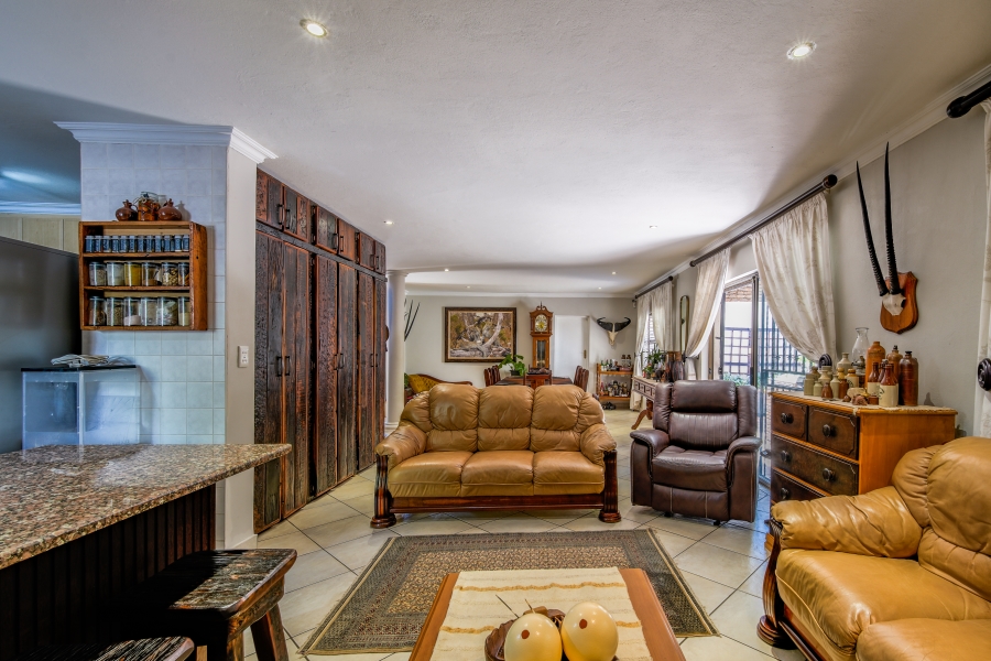 3 Bedroom Property for Sale in Faerie Glen Gauteng