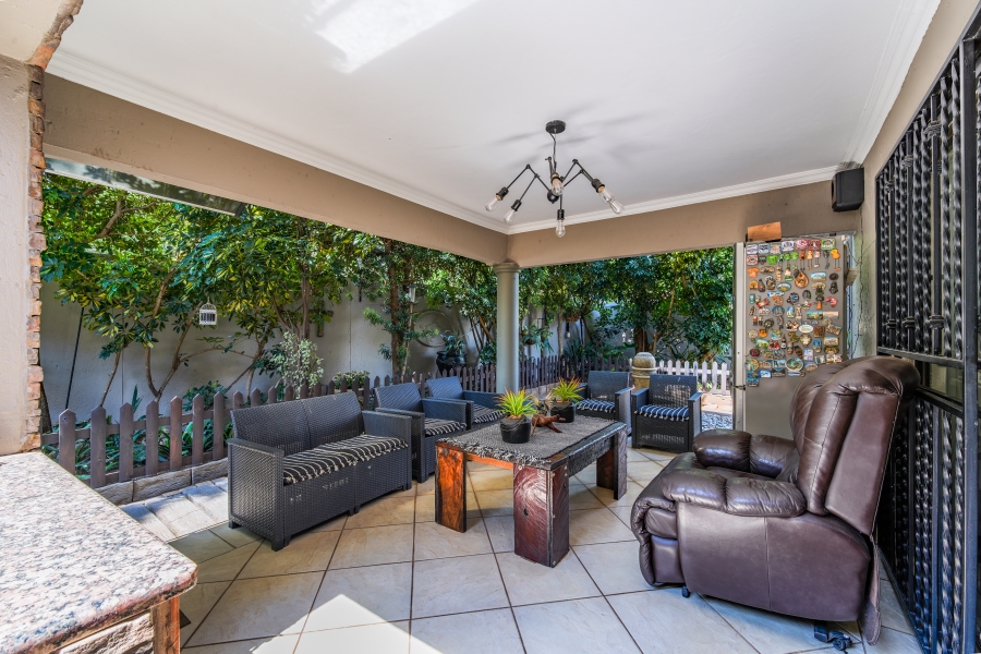 3 Bedroom Property for Sale in Faerie Glen Gauteng