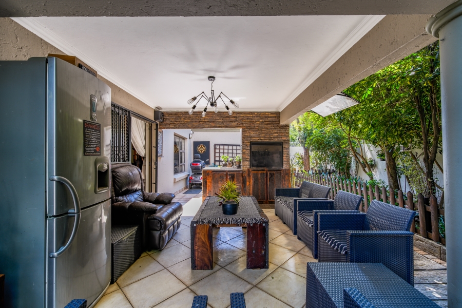 3 Bedroom Property for Sale in Faerie Glen Gauteng