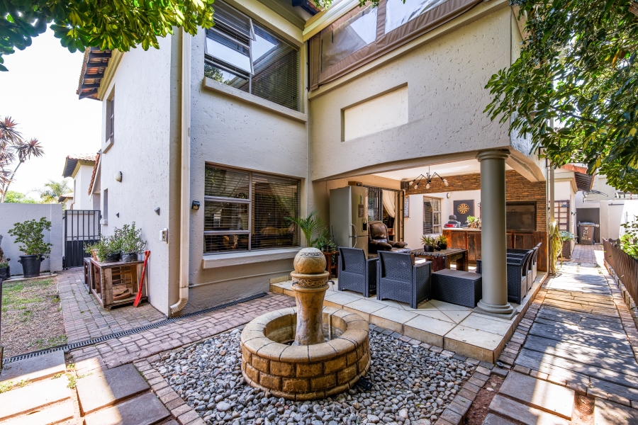 3 Bedroom Property for Sale in Faerie Glen Gauteng