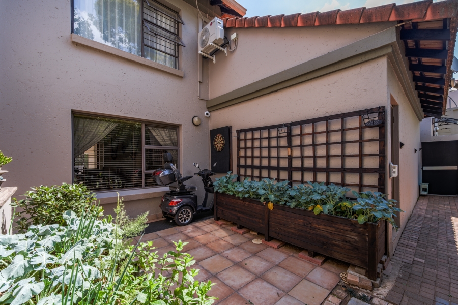 3 Bedroom Property for Sale in Faerie Glen Gauteng