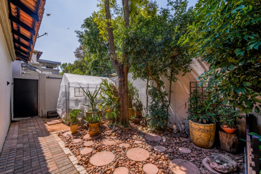 3 Bedroom Property for Sale in Faerie Glen Gauteng
