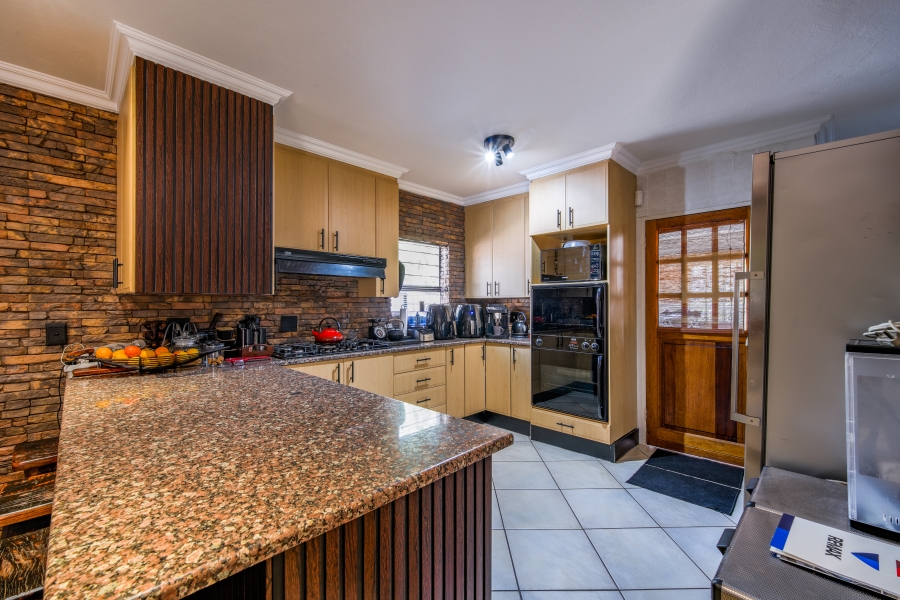 3 Bedroom Property for Sale in Faerie Glen Gauteng