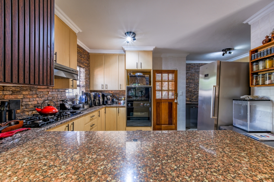 3 Bedroom Property for Sale in Faerie Glen Gauteng