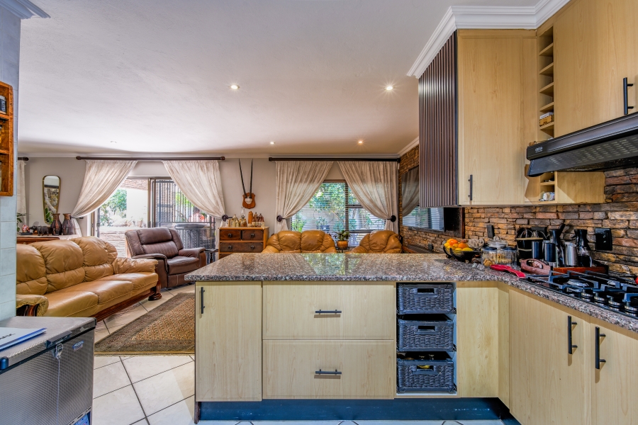 3 Bedroom Property for Sale in Faerie Glen Gauteng