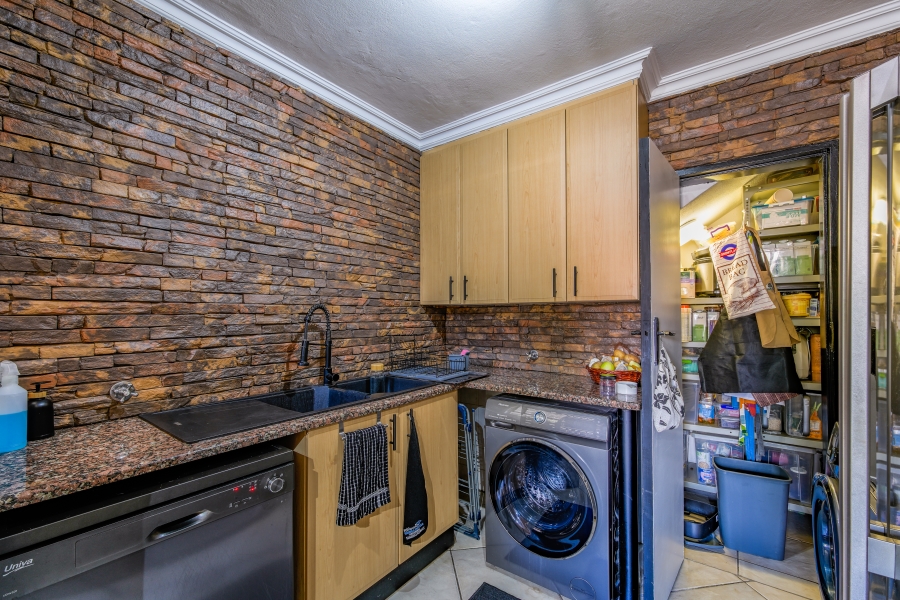 3 Bedroom Property for Sale in Faerie Glen Gauteng
