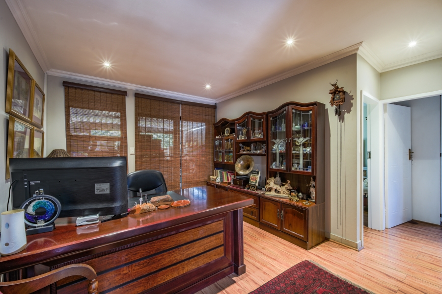 3 Bedroom Property for Sale in Faerie Glen Gauteng