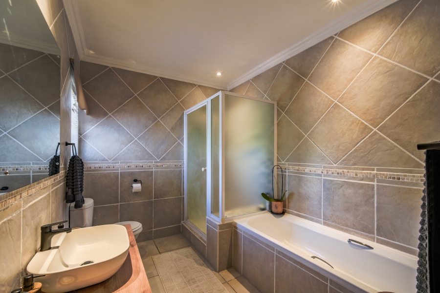 3 Bedroom Property for Sale in Faerie Glen Gauteng