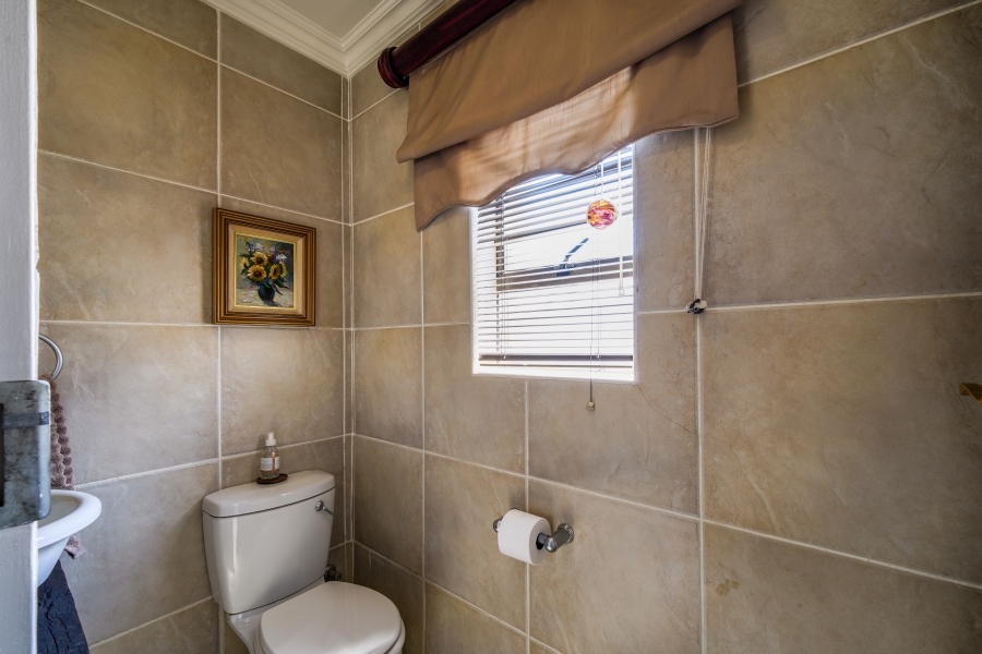 3 Bedroom Property for Sale in Faerie Glen Gauteng