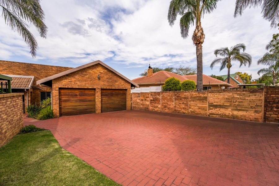 3 Bedroom Property for Sale in Moreleta Park Gauteng