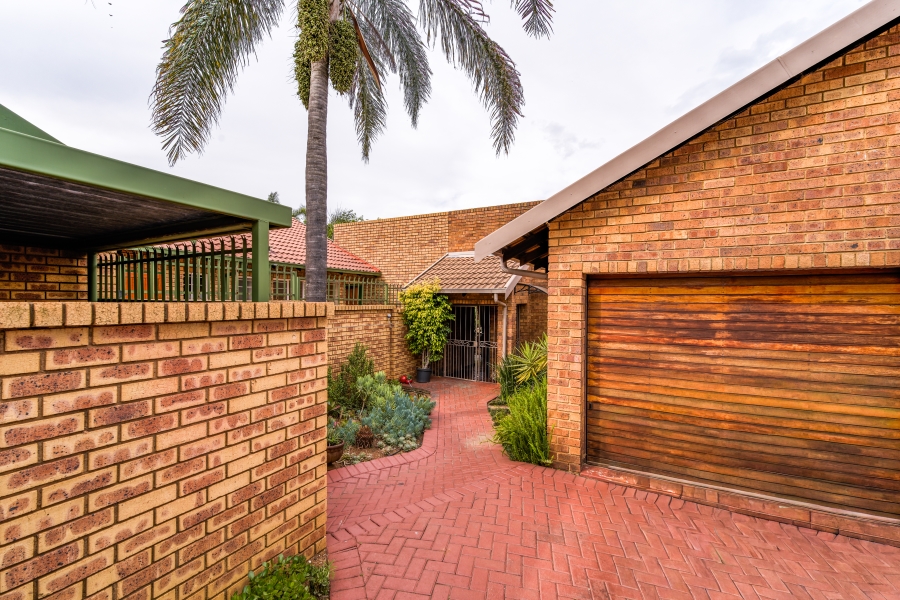 3 Bedroom Property for Sale in Moreleta Park Gauteng