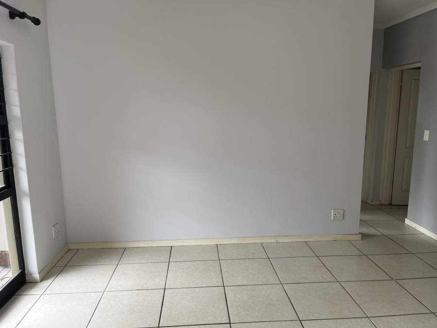 To Let 2 Bedroom Property for Rent in Douglasdale Gauteng