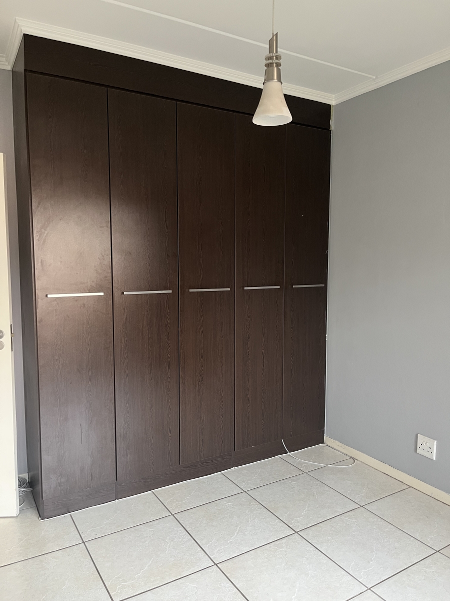 To Let 2 Bedroom Property for Rent in Douglasdale Gauteng