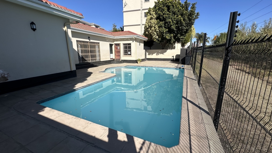 2 Bedroom Property for Sale in Noordwyk Gauteng