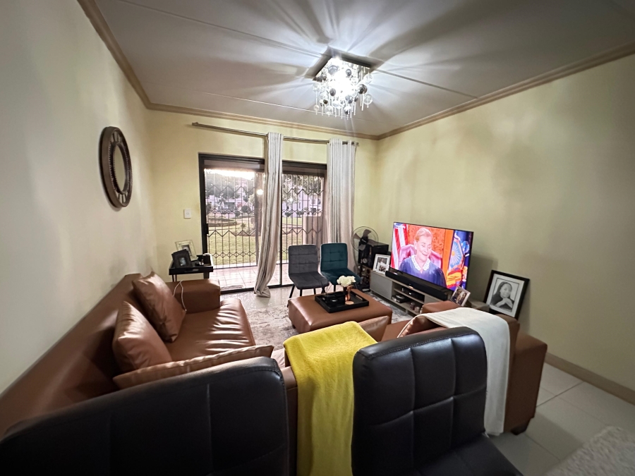 1 Bedroom Property for Sale in Noordwyk Gauteng