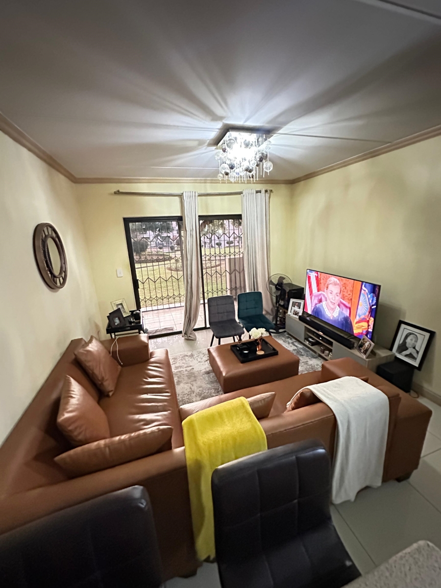 1 Bedroom Property for Sale in Noordwyk Gauteng