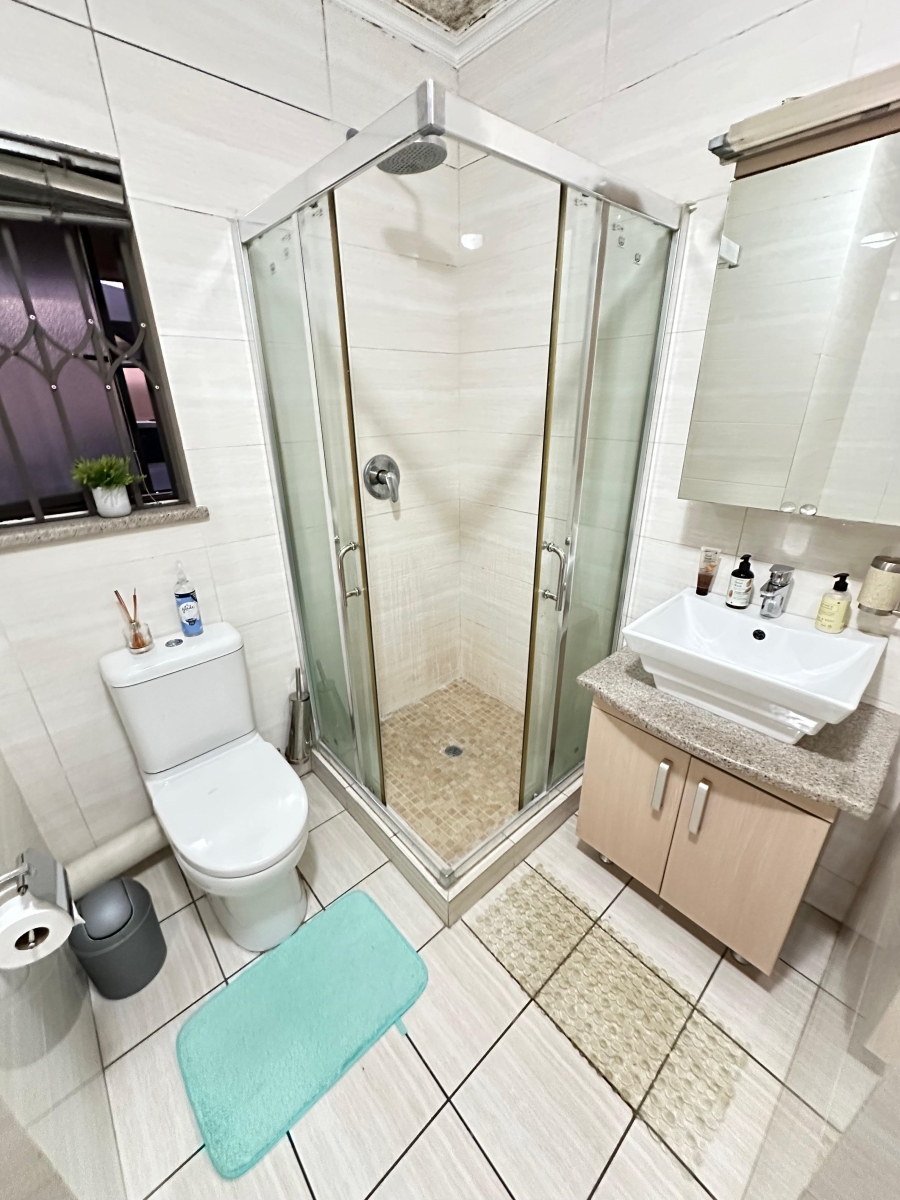 1 Bedroom Property for Sale in Noordwyk Gauteng