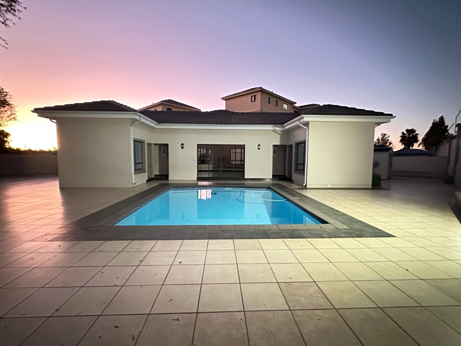 1 Bedroom Property for Sale in Noordwyk Gauteng