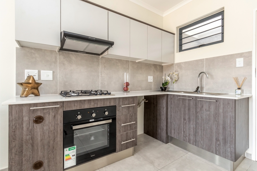 To Let 1 Bedroom Property for Rent in Noordhang Gauteng