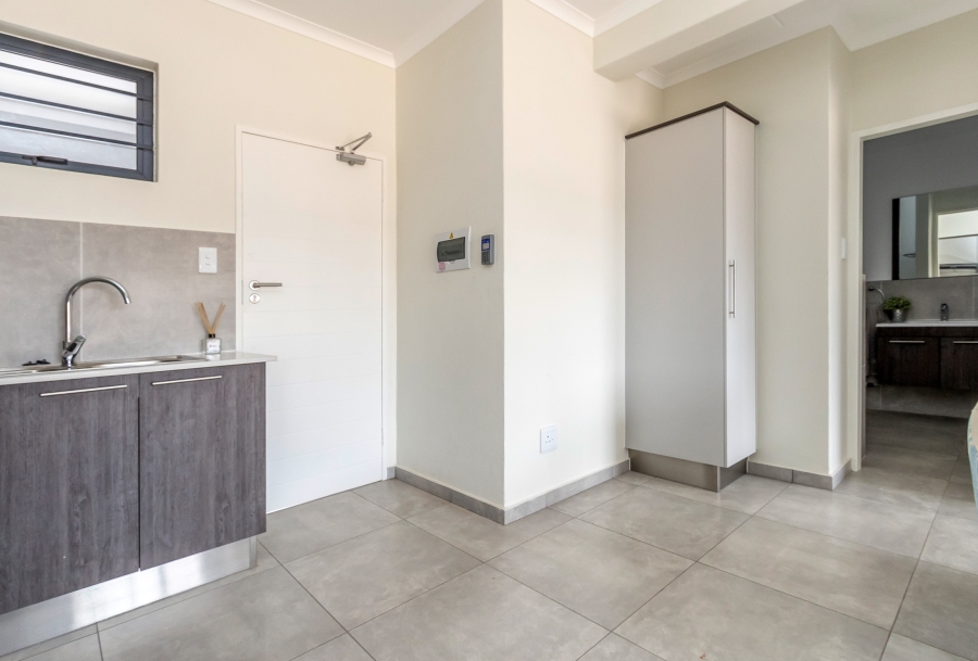 To Let 1 Bedroom Property for Rent in Noordhang Gauteng
