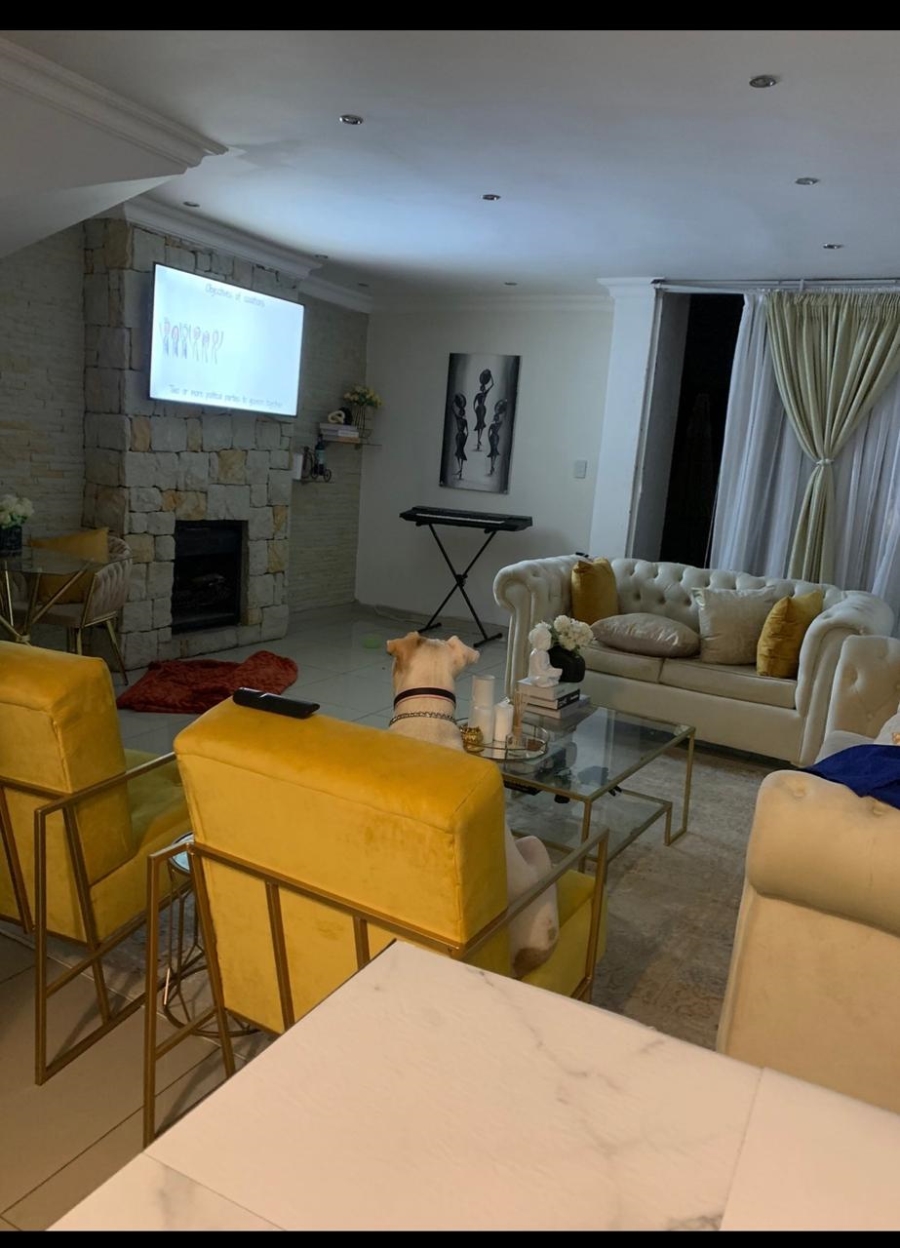 To Let 3 Bedroom Property for Rent in Windsor East Gauteng