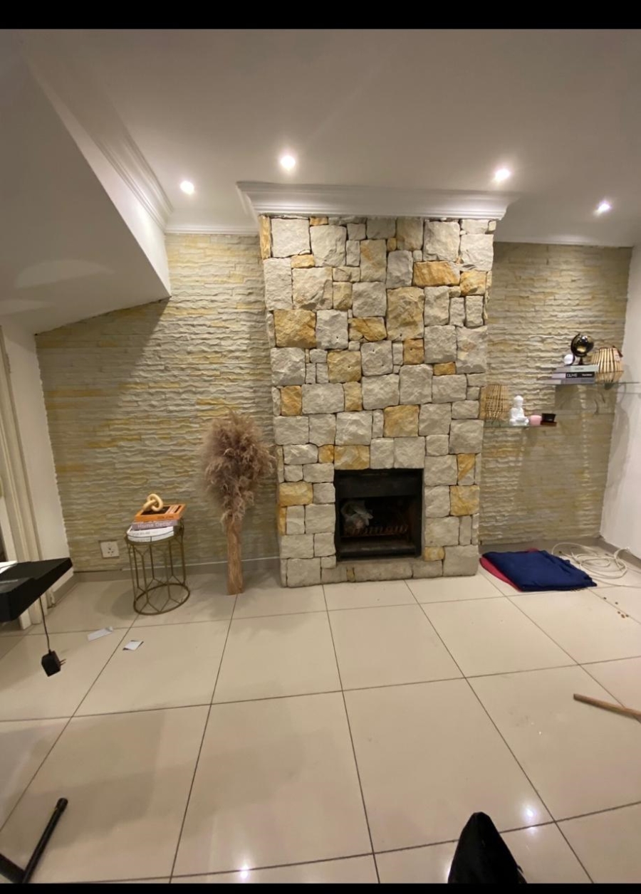 To Let 3 Bedroom Property for Rent in Windsor East Gauteng