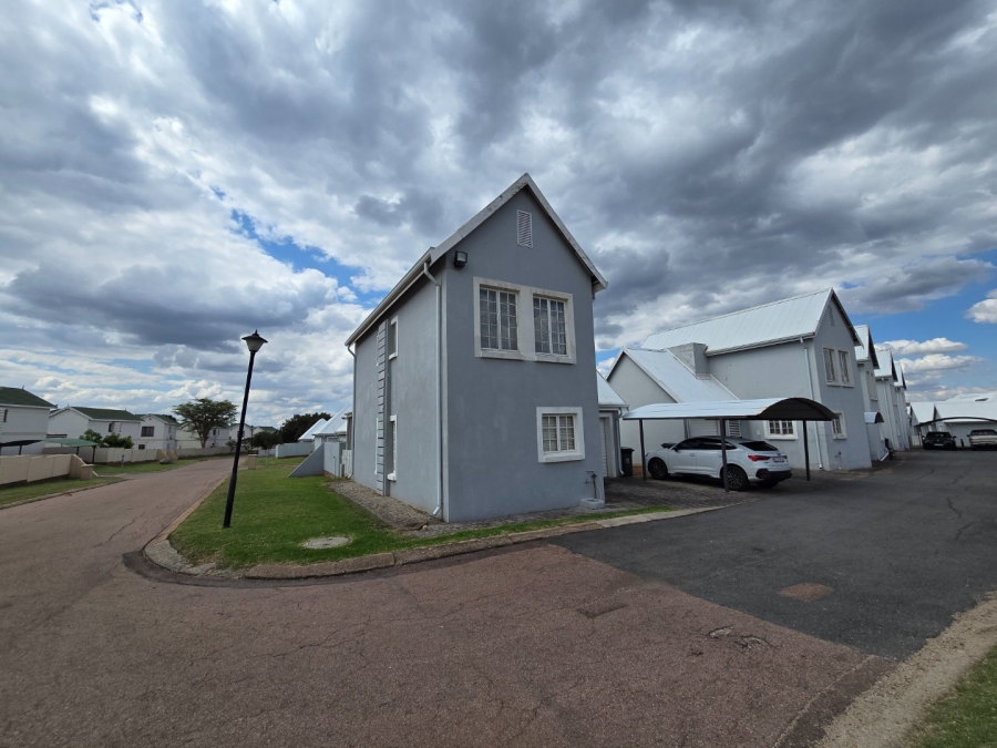 2 Bedroom Property for Sale in Montana Tuine Gauteng